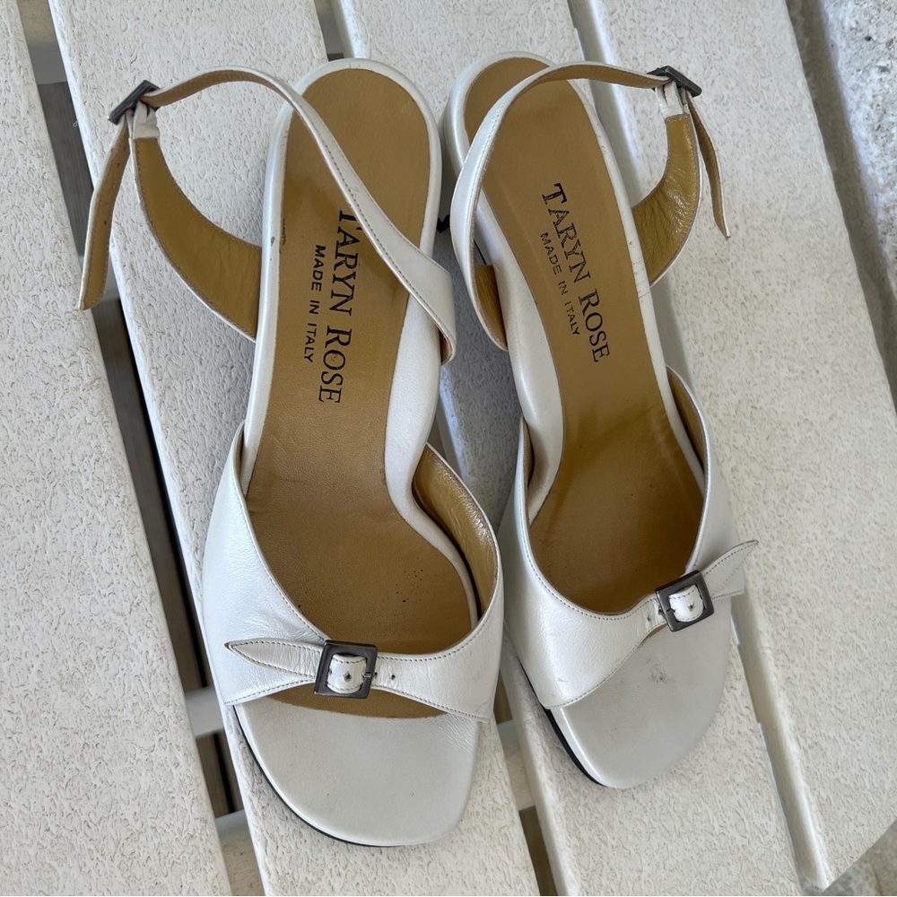 Taryn Rose pearly white sandals 38 7.5 low heel chunky heel slingback